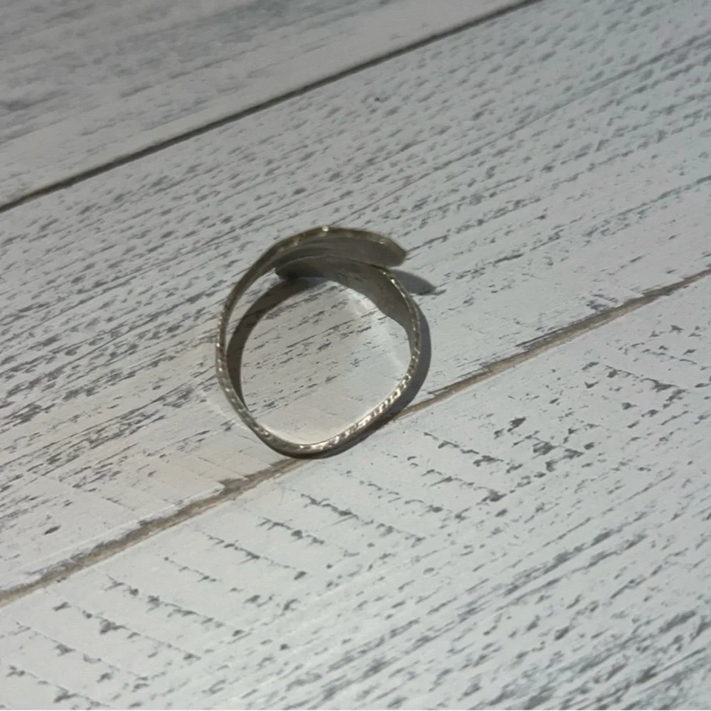 Vintage Abalone Shell Ring Size 9 - Picture 2 of 4